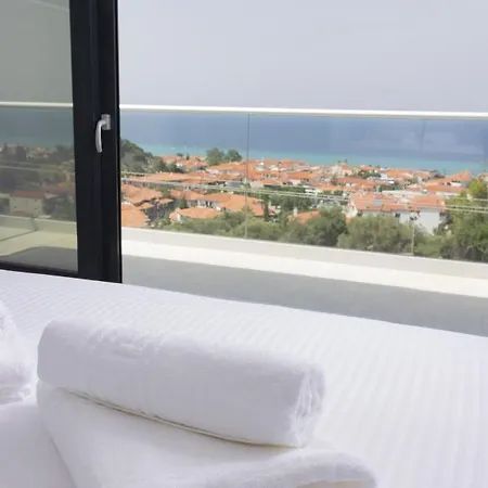 The Sea View * Polychrono