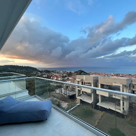 Апартаменты The Sea View *
