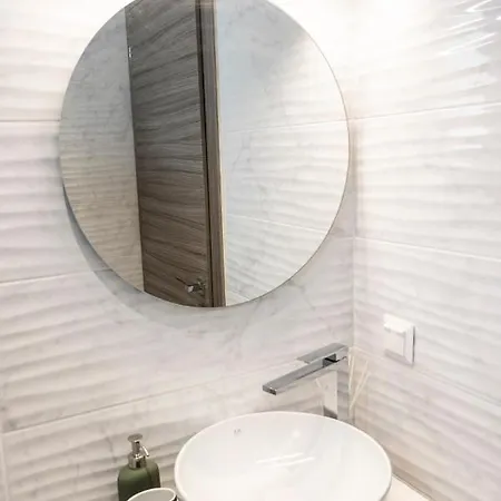 The Sea View Polychrono